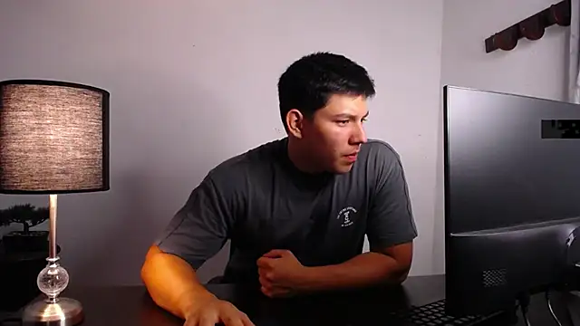 JamesCr  online show from October 2, 3:24 am