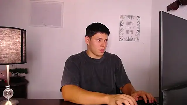 JamesCr  online show from October 4, 3:26 am