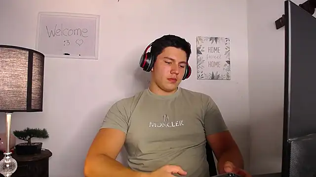 JamesCr  online show from October 8, 2:42 am