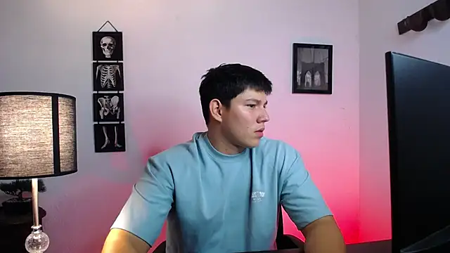 JamesCr  online show from October 21, 2:12 am