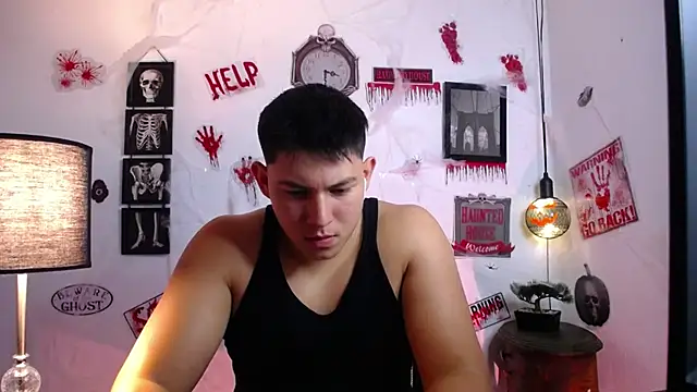 JamesCr  online show from October 26, 1:22 am