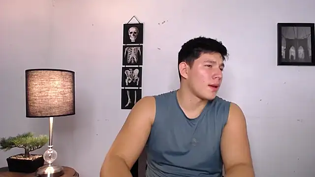 JamesCr  online show from November 20, 2:12 am