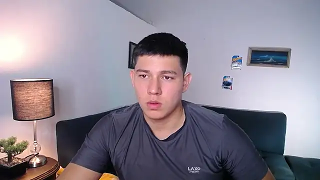 JamesCr  online show from February 17, 1:35 am