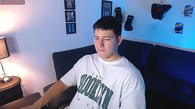 JamesCr  online show from March 1, 1:07 am