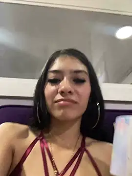 Snapshot of TayylorSexx chatting on February 5, 7:39 am TayylorSexx online show from February 5, 7:39 am