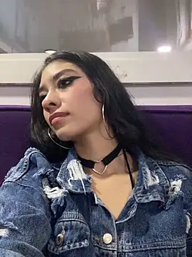 Snapshot of TayylorSexx chatting on February 7, 7:40 am TayylorSexx online show from February 7, 7:40 am