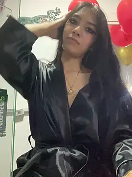 Snapshot of TayylorSexx chatting on February 18, 10:38 am TayylorSexx online show from February 18, 10:38 am