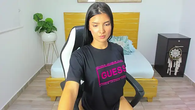 tiffanny doll  online show from March 6, 3:13 pm