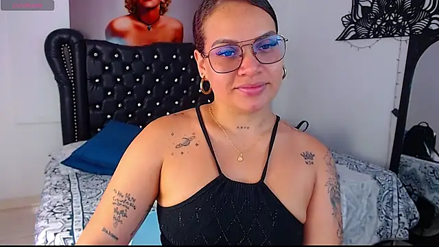 Snapshot of Taliana36 chatting on October 22, 12:27 pm Taliana36 online show from October 22, 12:27 pm