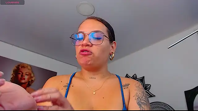 Snapshot of Taliana36 chatting on October 23, 12:26 pm Taliana36 online show from October 23, 12:26 pm