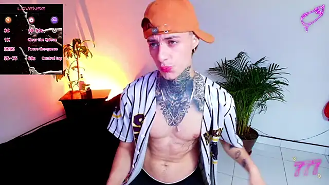 Snapshot of 7_Saturno_7 chatting on June 5, 1:39 pm 7 Saturno 7 online show from June 5, 1:39 pm