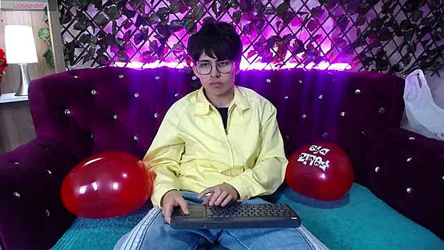 PepperTwink online show from February 15, 1:49 pm