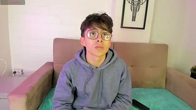 PepperTwink online show from March 6, 1:03 pm