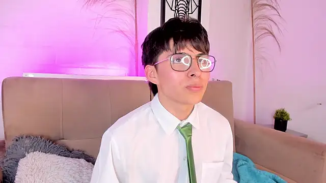 PepperTwink online show from March 19, 1:07 pm