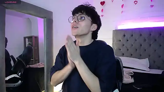 PepperTwink online show from September 12, 4:18 pm