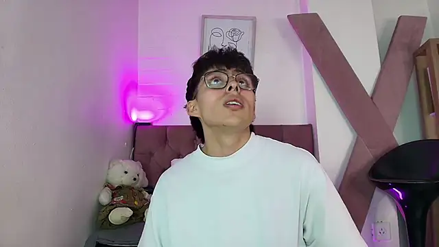 PepperTwink online show from November 18, 4:44 pm