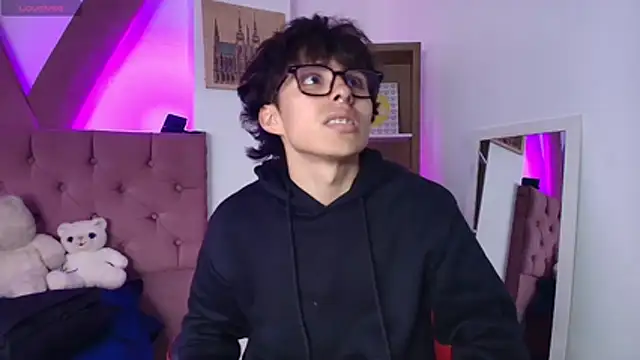 PepperTwink online show from March 23, 4:00 pm