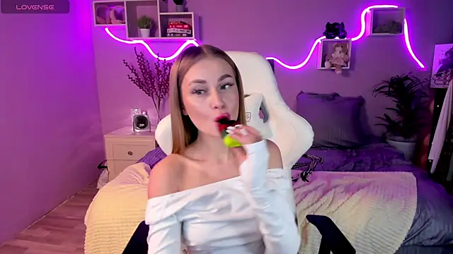 AnitaLamb online show from February 2, 5:21 am