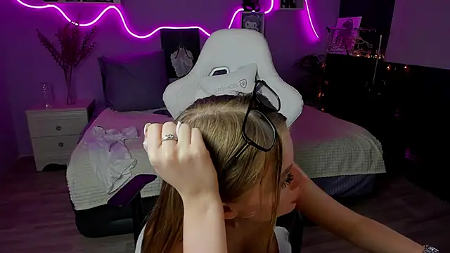 AnitaLamb online show from February 16, 11:38 am