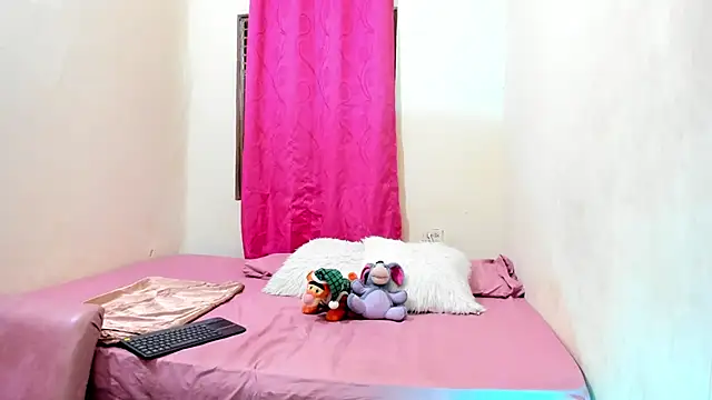 Paloma 24  online show from February 7, 1:53 pm