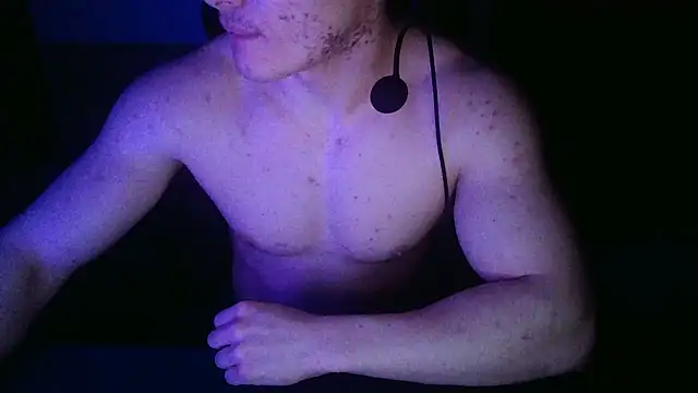 kissspls online show from March 9, 5:44 am