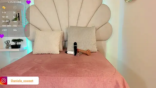 Danielaangelina online show from December 17, 6:41 am