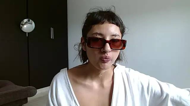 Snapshot of ggor4w33 chatting on February 5, 4:58 pm ggor4w33 online show from February 5, 4:58 pm