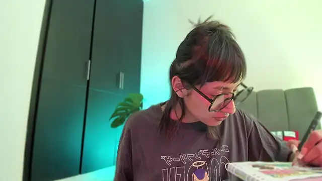 ggor4w33 online show from March 7, 12:57 pm