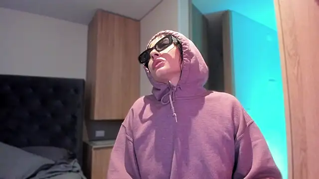 ggor4w33 online show from March 31, 2:46 am