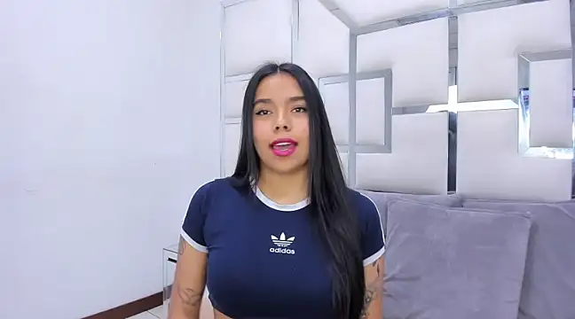 ZoeWan69 online show from February 21, 10:50 am