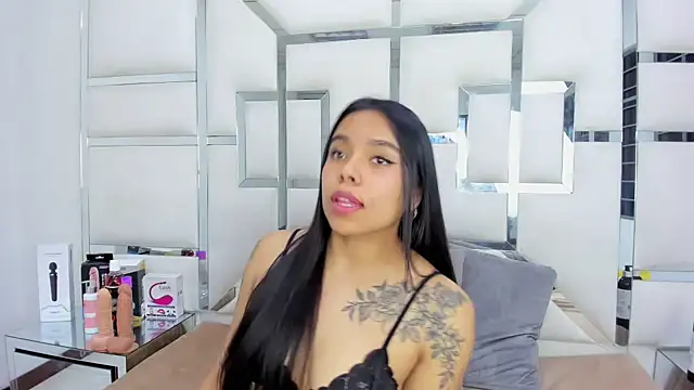 ZoeWan69 online show from March 11, 6:41 pm