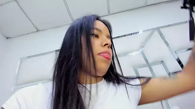 ZoeWan69 online show from March 21, 11:12 am