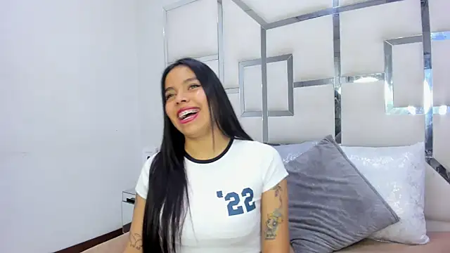 ZoeWan69 online show from March 22, 11:53 am