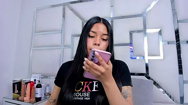 ZoeWan69 online show from November 7, 11:21 am