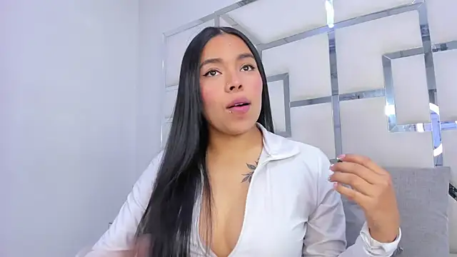 ZoeWan69 online show from December 17, 12:11 pm