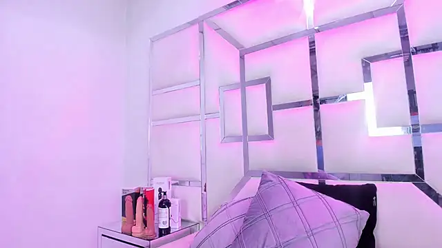 ZoeWan69 online show from February 1, 1:31 pm