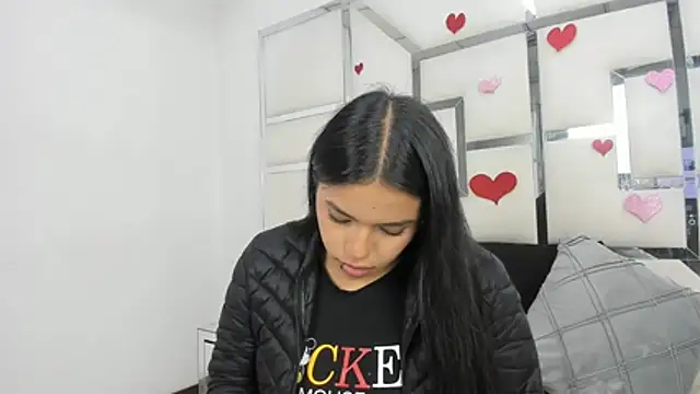 ZoeWan69 online show from February 14, 1:52 pm