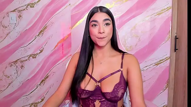 Snapshot of Bella_ricci_ chatting on December 14, 12:49 am Bella ricci online show from December 14, 12:49 am