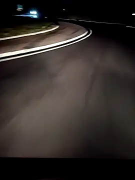 Snapshot of Dam70 chatting on December 22, 6:32 am Dam70 online show from December 22, 6:32 am