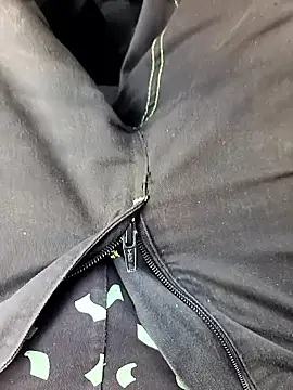 Snapshot of Dam70 chatting on January 9, 11:35 am Dam70 online show from January 9, 11:35 am