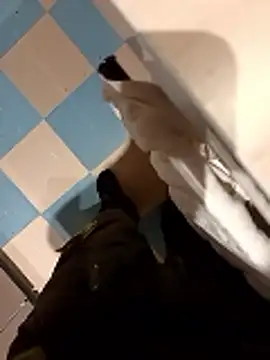 Snapshot of Dam70 chatting on January 13, 4:56 pm Dam70 online show from January 13, 4:56 pm