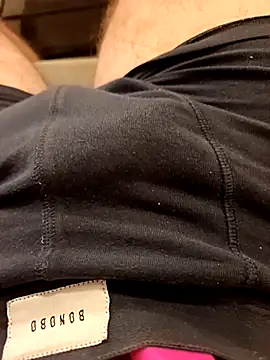 Snapshot of Dam70 chatting on January 17, 7:24 am Dam70 online show from January 17, 7:24 am