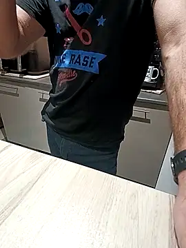 Snapshot of Dam70 chatting on February 3, 6:46 pm Dam70 online show from February 3, 6:46 pm