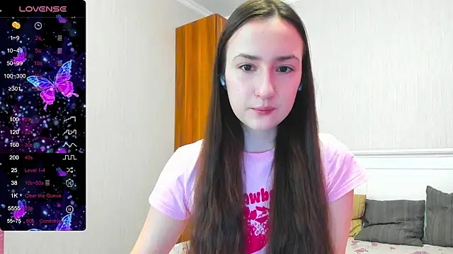 Snapshot of Cute__Nana chatting on June 6, 1:43 am Cute Nana online show from June 6, 1:43 am