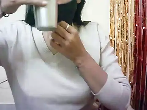 Snapshot of Rubi-Ji chatting on February 10, 2:48 pm Rubi-Ji online show from February 10, 2:48 pm