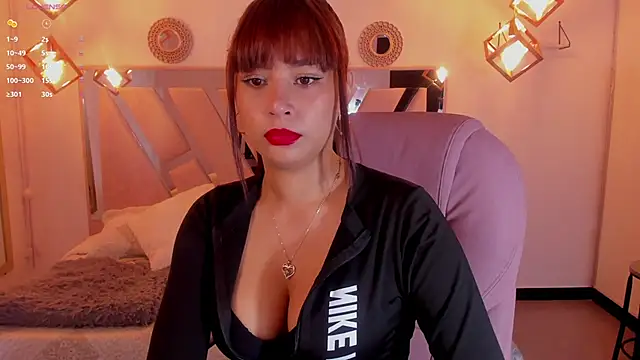 victoria  Smith online show from February 13, 11:50 am