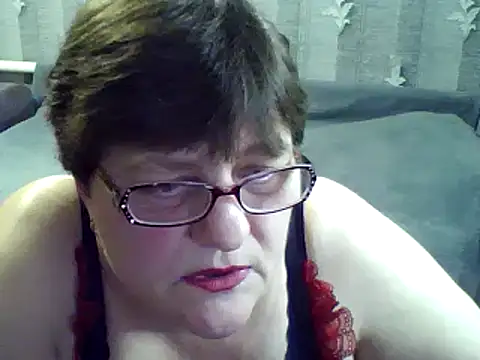 Snapshot of ElzaJewel chatting on February 8, 6:22 pm ElzaJewel online show from February 8, 6:22 pm