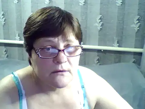 Snapshot of ElzaJewel chatting on February 17, 8:15 pm ElzaJewel online show from February 17, 8:15 pm