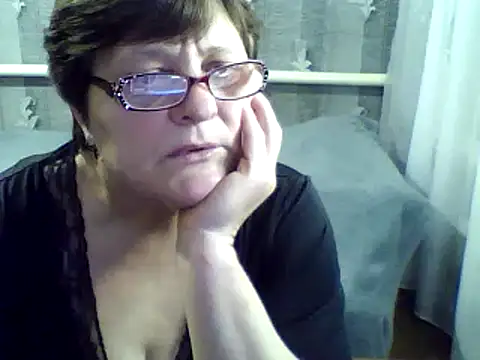 Snapshot of ElzaJewel chatting on February 25, 4:42 pm ElzaJewel online show from February 25, 4:42 pm