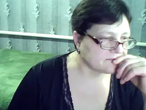 Snapshot of ElzaJewel chatting on March 4, 11:43 pm ElzaJewel online show from March 4, 11:43 pm